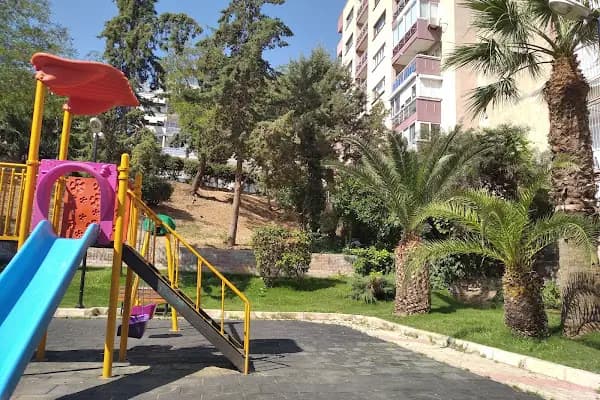 Ordu Caddesi Parkı - Park - İzmir Narlıdere