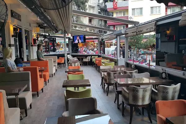Takıl Cafe ve Bar | Bornova Bar | Bornova Alkollü Mekan | Bornova Eğlenceli Mekan | Bornova Cafe - Bar - İzmir Bornova
