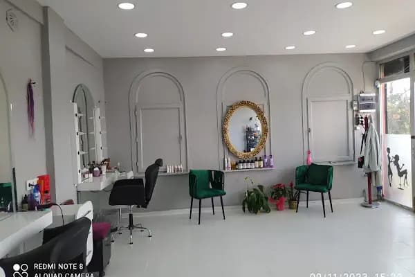 Işıltı Kuaför ve Güzellik Salonu - Kuaför - İstanbul Avcılar