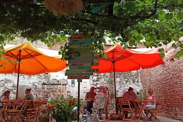 TURUNCU CAFE - Kahve dükkanı - İzmir Bergama