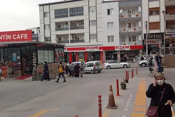 Ceylan Eczanesi - Eczane İçeren İşletme - İzmir Buca