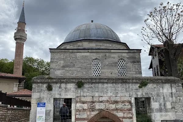 Merkez Efendi Hz. Türbesi - Mezarlık - İstanbul Kartal
