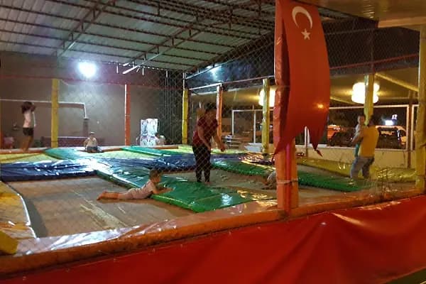 Zıp Zıp Park - Çocuklar İçin Eğlence Merkezi - İzmir Konak