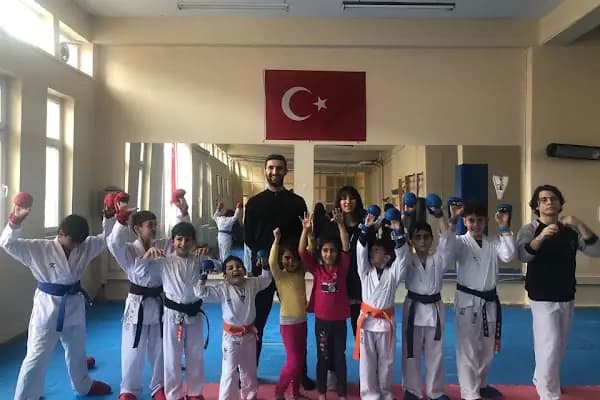 MCBÜ Uzakdoğu Sporları Salonu - Dövüş Sanatları Okulu - Manisa Manisa
