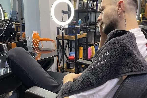 Burak Azim Barbershop - Berber Dükkanı - İstanbul Maltepe