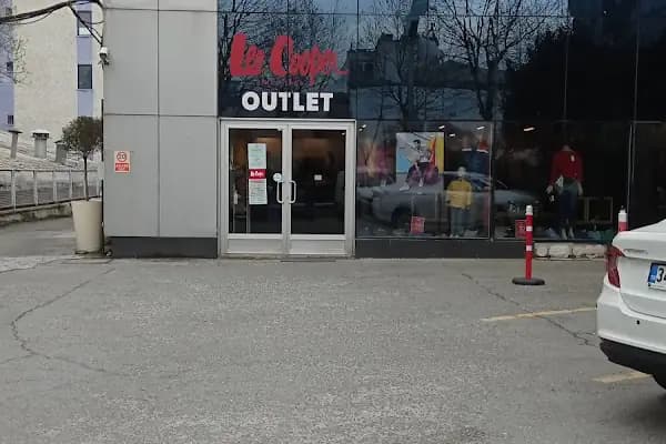 Lee Cooper Fabrika - Giyim mağazası - İstanbul Bağcılar