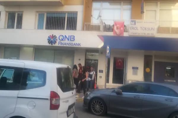 QNB Balçova Şubesi - Banka - İzmir Beydağ