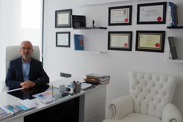 Réve Aesthetics - İzmir Göz Kapağı Estetiği & Dudak Dolgusu - Estetik Cerrahi Kliniği - İzmir Bornova