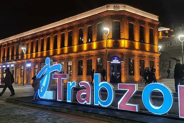 PARK SQUARE HOTEL - Otel - Trabzon Yomra