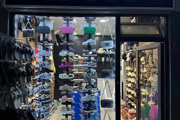Aristocrat Shoes and Bag Store Ayakkabı ve Çanta Mağazası - Ayakkabı mağazası - Balıkesir Altıeylül