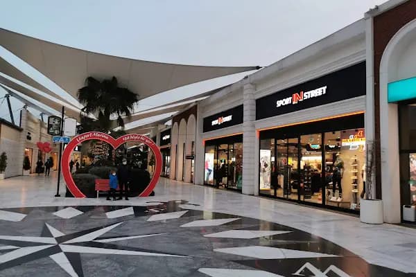 IN Street İstanbul Viaport AVM Mağazası - Ayakkabı mağazası - İstanbul Pendik