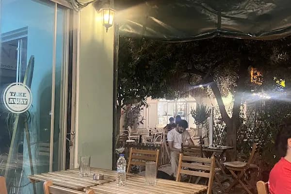Berlin Coffee Shop Bornova - Kahve dükkanı - İzmir Bornova