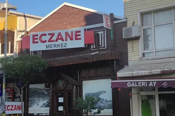 Merkez Eczanesi - Eczane - İstanbul Adalar