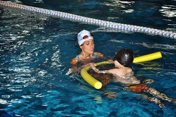Yakacık Yüzme Havuzu Kartal - Ata Yüzme Kursu - Kapalı yüzme havuzu - İstanbul Bahçelievler