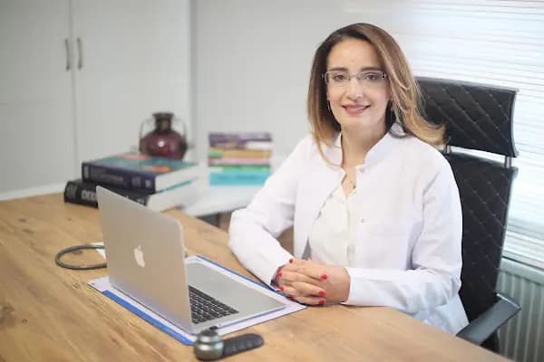 Uzm. Dr. Yasemin Erdem ÖZTÜRK - Dermatolog - İzmir Narlıdere