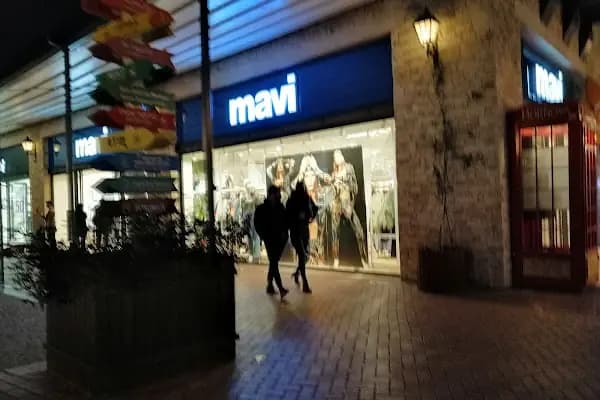 Mavi - Bornova AVM - Giyim mağazası - İzmir Karabağlar