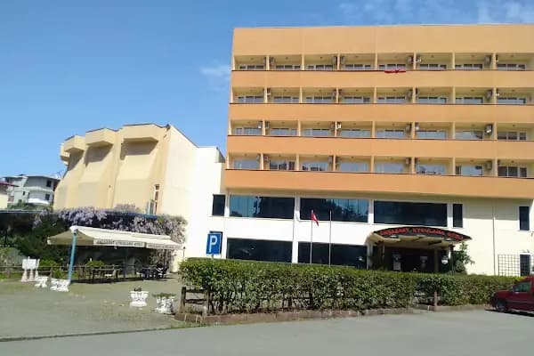 Akçaabat Uygulama Oteli - Otel - Trabzon Of