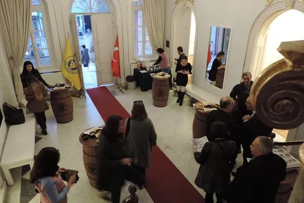 Buca Belediyesi Kültür Sanat Merkezi - Kültür merkezi - İzmir Bergama
