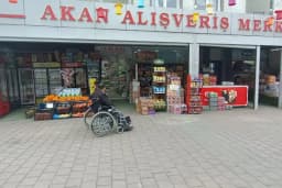 Akan Market