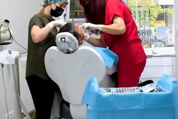 Diş Hekimi Hande Kahya ağız ve diş sağlığı polikliniği - Diş Hekimi - İstanbul Büyükçekmece