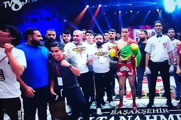 Sultangazi Esma Spor Klubü - Spor kompleksi - İstanbul Küçükçekmece