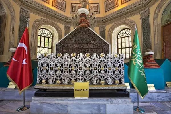 Osman Gazi Türbesi - Turistik Yer - Bursa Osmangazi