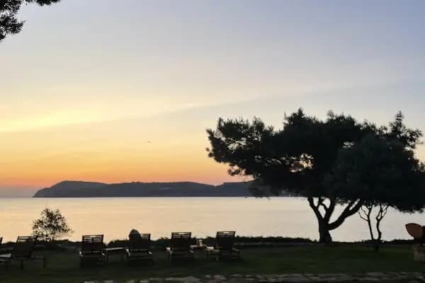 Teos Kınalıada Beach &amp; Restaurant - Restoran - İstanbul Arnavutköy