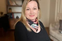Prof. Dr. Aslı Enez Darçın, Psikiyatri