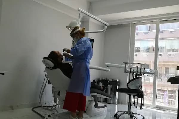 Diş Hekimi İlayda Kurban Gürsel - Diş Hekimi - Muğla Bodrum