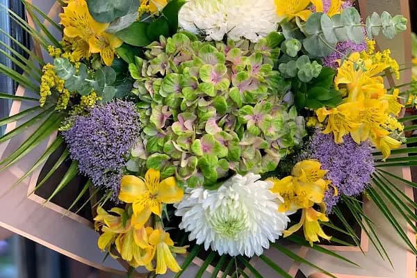 BAHÇEŞEHİR ÇİÇEKÇİ FLOWERBAR - Çiçekçi - İstanbul Bakırköy