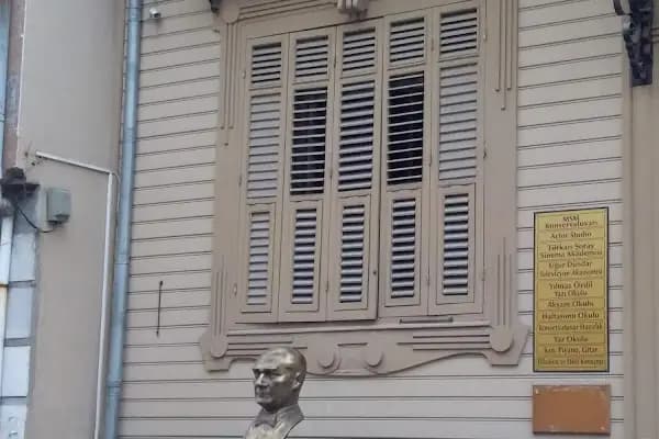 Müjdat Gezen Sanat Merkezi - Sanat Merkezi - İstanbul Bakırköy