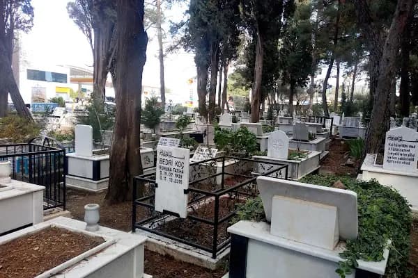 Pınarbaşı Mezarlığı - Mezarlık - İzmir Bornova