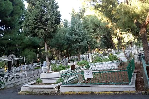 Soğukkuyu Mezarlığı - Mezarlık - İzmir Bayraklı