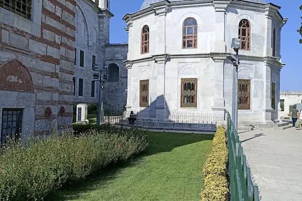 Fatih Sultan Mehmet Türbesi - Mezarlık - İstanbul Fatih