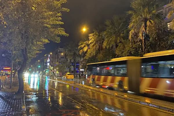 Buca Vergi Dairesi - Otobüs Durağı - İzmir Buca