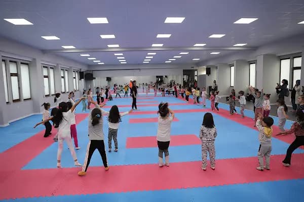 AYLİFE SPOR MERKEZİ &amp; CAFE RESTAURANT - Spor salonu - Trabzon Akçaabat
