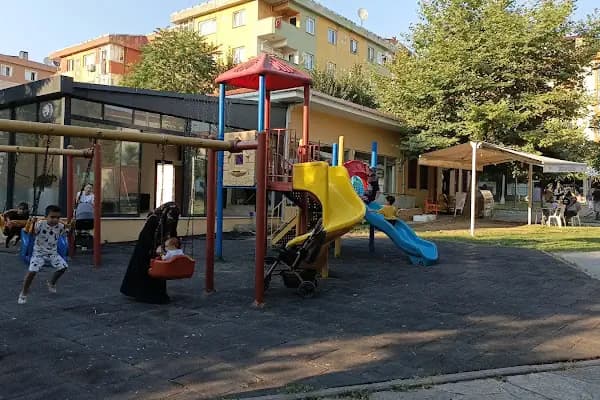 Bağcılar Belediyesi Uçanevler Parkı Aile Çay Bahçesi - Park - İstanbul Adalar
