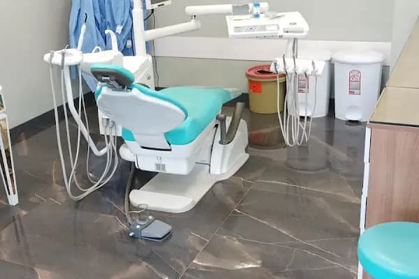 Lozan Dent Ağız ve Diş Sağlığı Polikliniği - Diş Kliniği - İzmir Konak