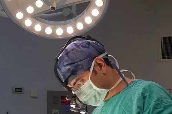 Doç. Dr. Cem Aslan, Plastik Rekonstrüktif Ve Estetik Cerrahi - Estetik Cerrah - İzmir Beydağ