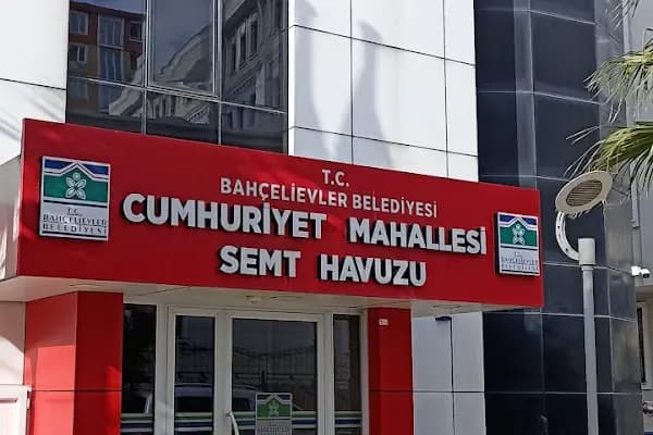 Cumhuriyet Semt Havuzu - Yüzme Havuzu - İstanbul Bağcılar