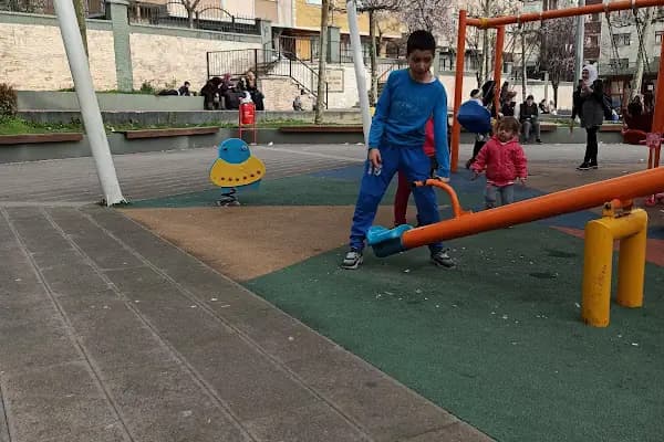 Sadık Özgür Parkı - Park - İstanbul Bakırköy