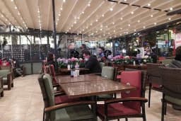 Cafe De Kal Lounge&amp;Bistro