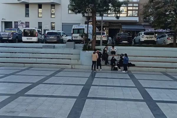 Balçova Belediyesi - Otobüs Durağı - İzmir Balçova