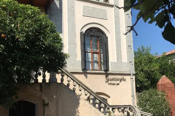 Tire Belediyesi Gülcüoğlu Konakları - Otel - İzmir Tire