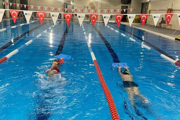 Kadıköy Belediyesi Acıbadem Yüzme Havuzu - Yüzme Havuzu - İstanbul Kadıköy