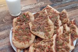 Komsu Pide Salonu