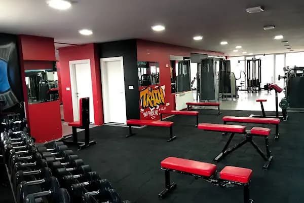 B12 Fitness - Spor salonu - İstanbul Esenyurt