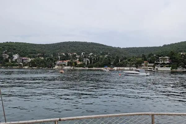 Değirmen Plajı - Otobüs Durağı - İstanbul Adalar
