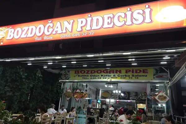 MEŞHUR BOZDOĞAN PİDECİSİ GÜZEL ÇAMLI MİLLİPARK CADDESİ Carrefoursa karşısı - Pideci - Aydın Karacasu