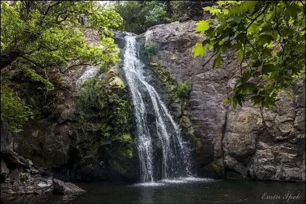 Su Uçan Şelalesi - Turistik Yer - İzmir Menemen